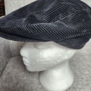 Men's Black Corduroy Flat Cap - Classic Ribbed Texture